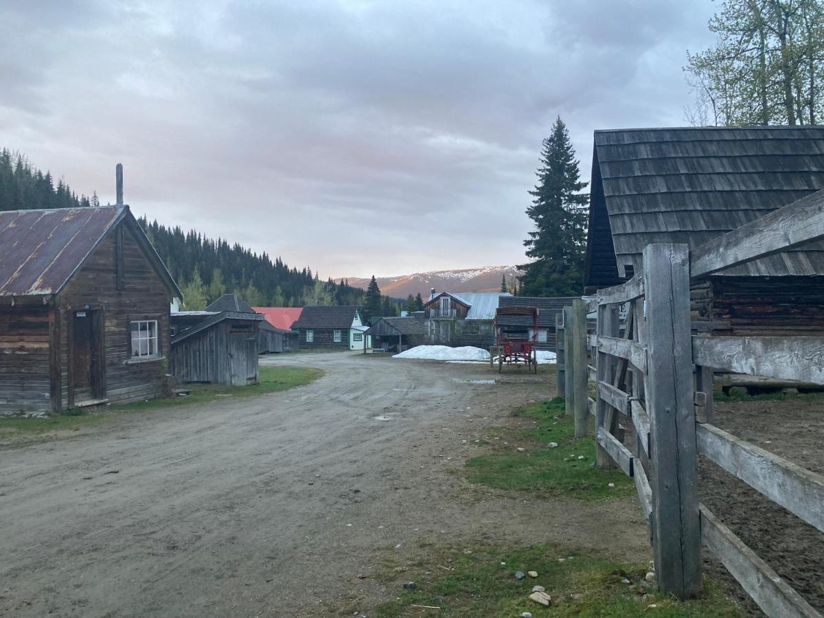 St. George Hotel Barkerville Екстер'єр фото