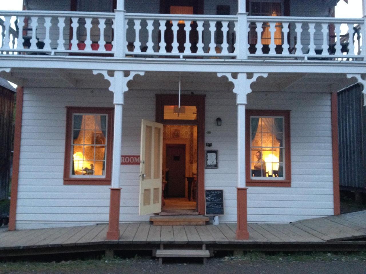 St. George Hotel Barkerville Екстер'єр фото